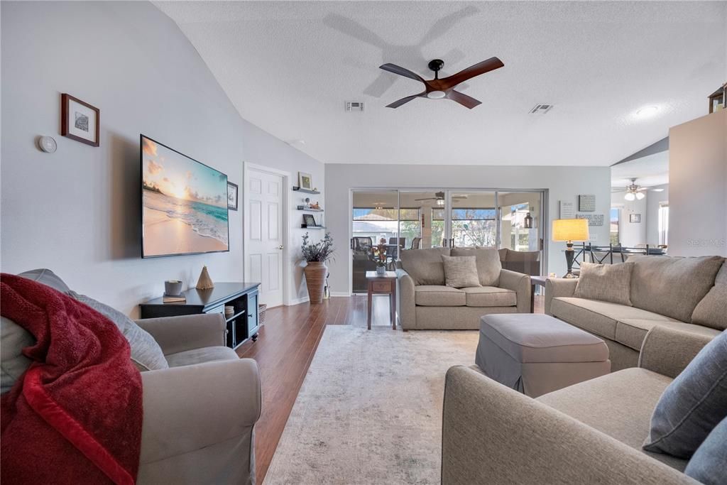 Active With Contract: $242,000 (2 beds, 2 baths, 1288 Square Feet)