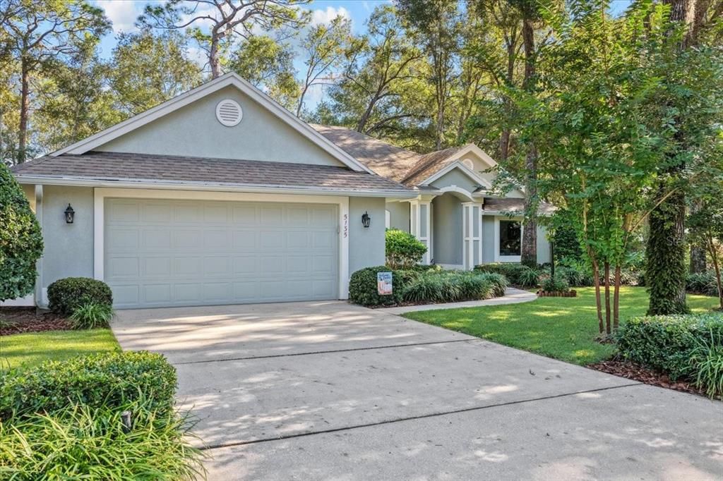 合同活跃: $660,000 (3 贝兹, 2 浴室, 2326 平方英尺)