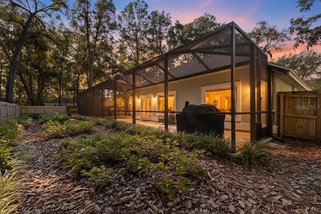 合同活跃: $660,000 (3 贝兹, 2 浴室, 2326 平方英尺)