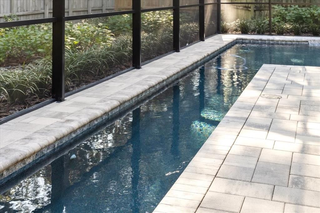 合同活跃: $660,000 (3 贝兹, 2 浴室, 2326 平方英尺)