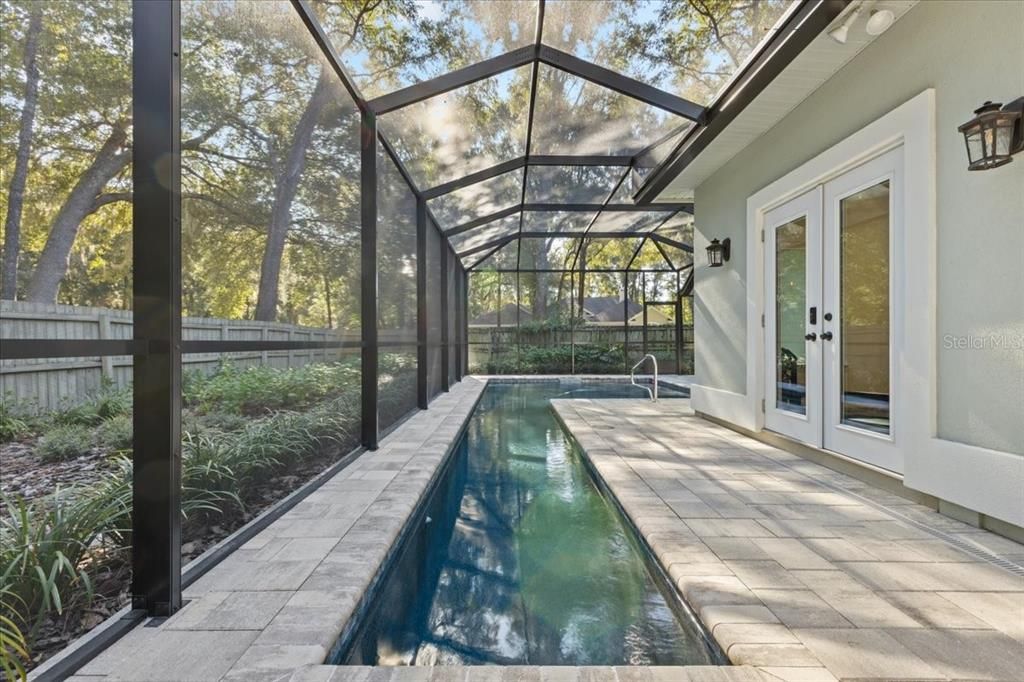 合同活跃: $660,000 (3 贝兹, 2 浴室, 2326 平方英尺)