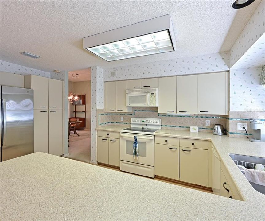 For Sale: $345,000 (2 beds, 2 baths, 1767 Square Feet)