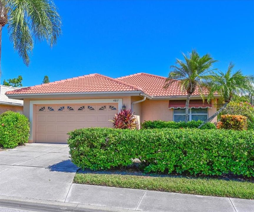 For Sale: $345,000 (2 beds, 2 baths, 1767 Square Feet)