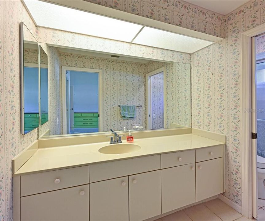 For Sale: $345,000 (2 beds, 2 baths, 1767 Square Feet)