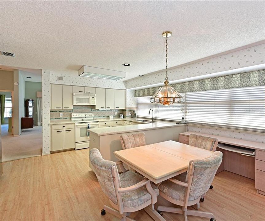 For Sale: $345,000 (2 beds, 2 baths, 1767 Square Feet)