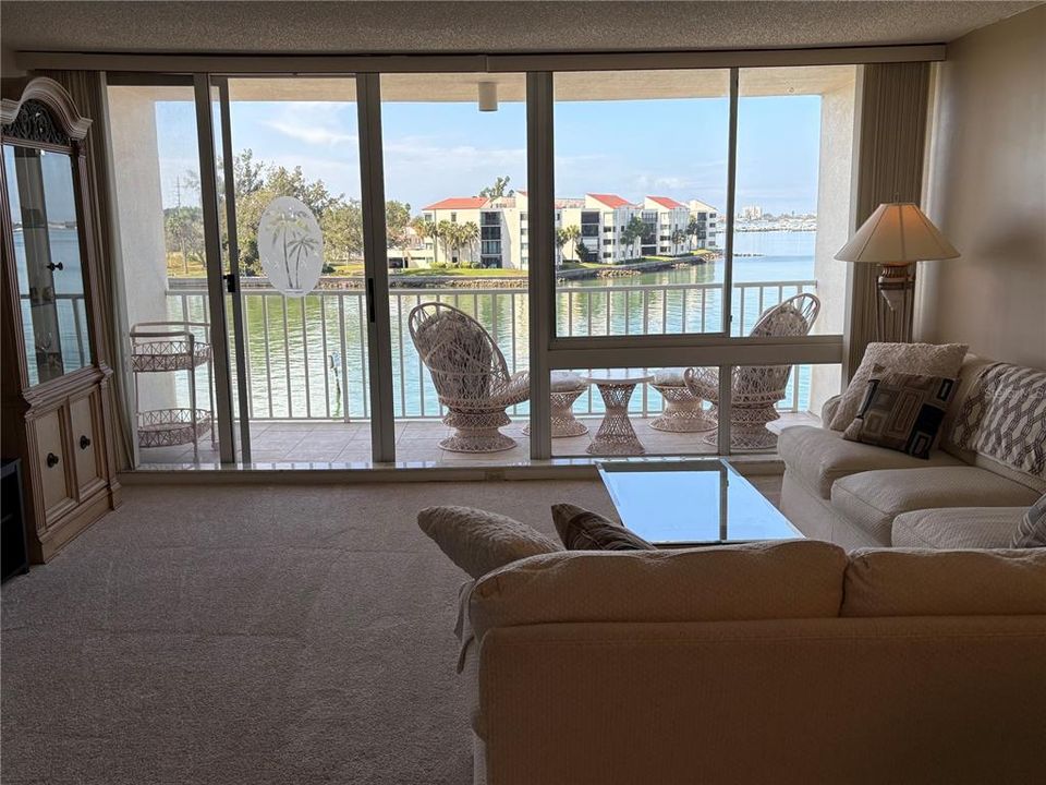 For Rent: $4,000 (2 beds, 2 baths, 1255 Square Feet)