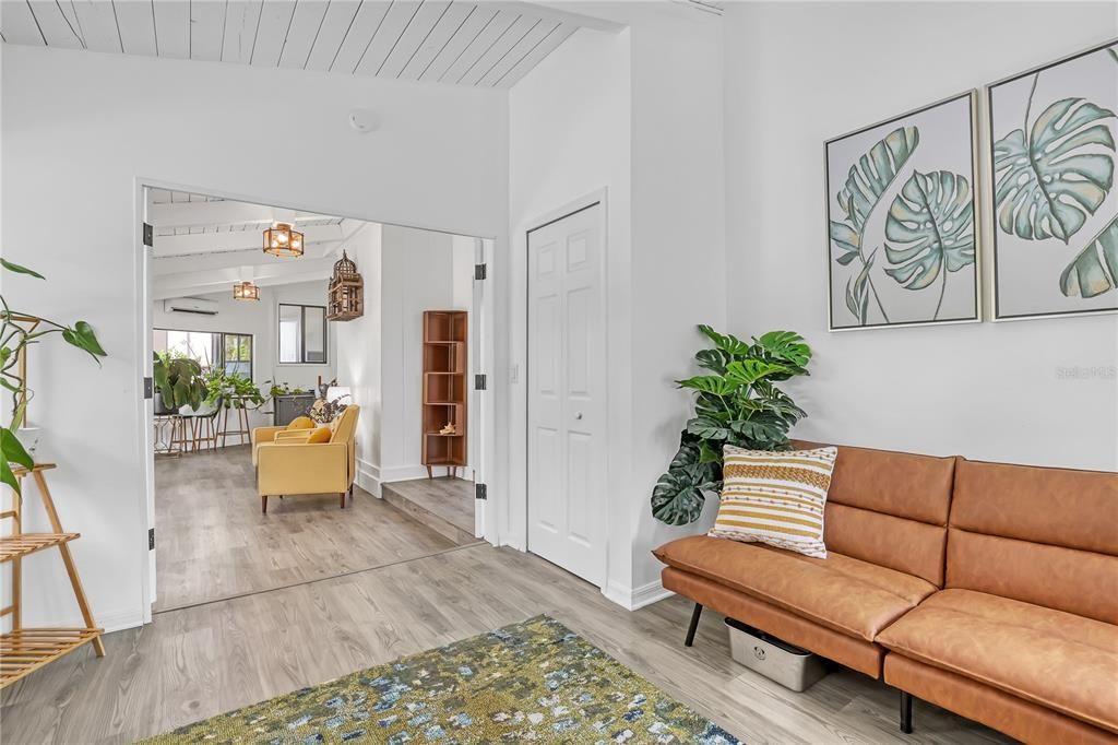 待售: $675,000 (4 贝兹, 2 浴室, 2594 平方英尺)