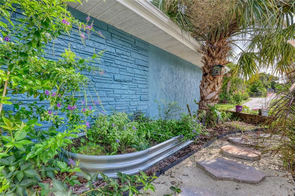 待售: $675,000 (4 贝兹, 2 浴室, 2594 平方英尺)