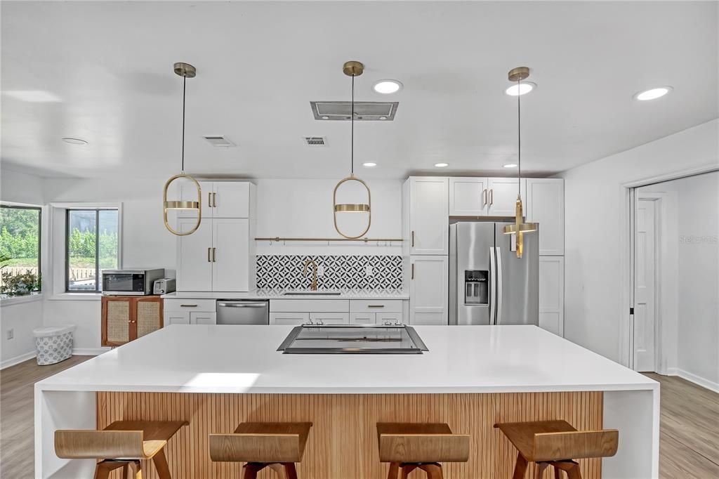 待售: $675,000 (4 贝兹, 2 浴室, 2594 平方英尺)