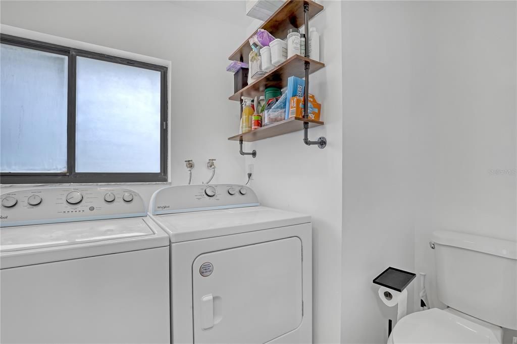 待售: $675,000 (4 贝兹, 2 浴室, 2594 平方英尺)