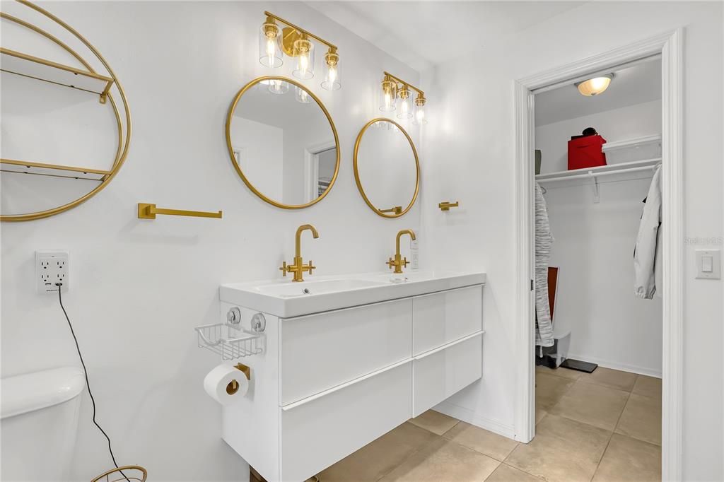 待售: $675,000 (4 贝兹, 2 浴室, 2594 平方英尺)