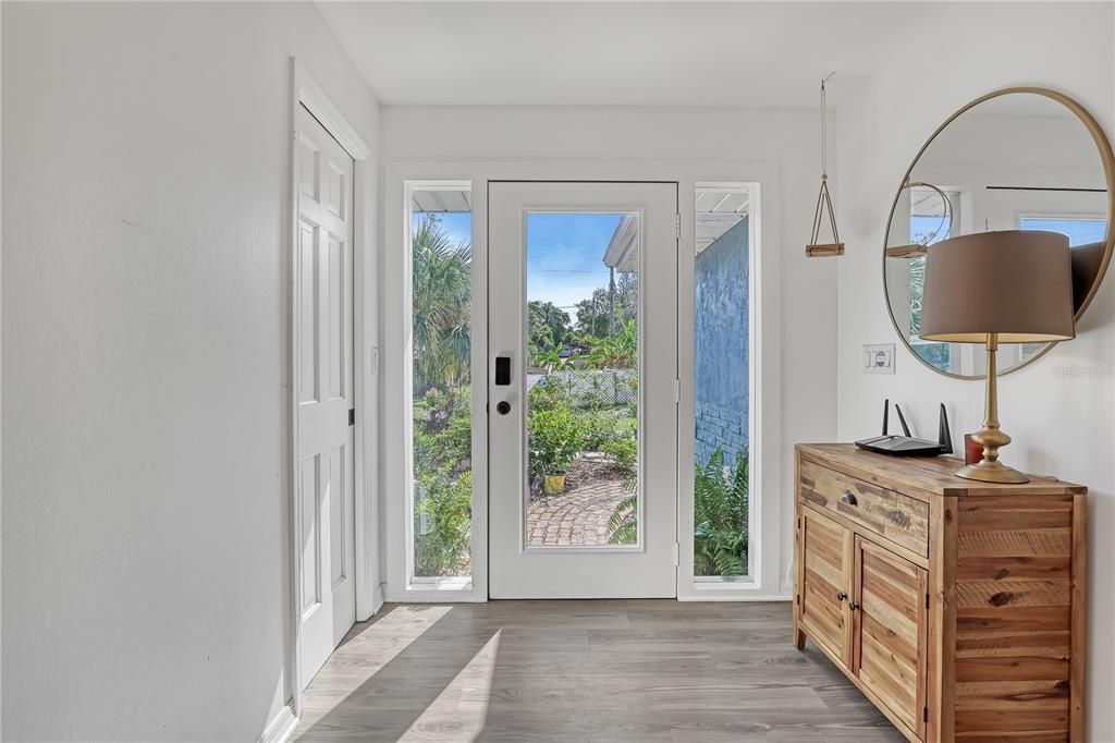 待售: $675,000 (4 贝兹, 2 浴室, 2594 平方英尺)