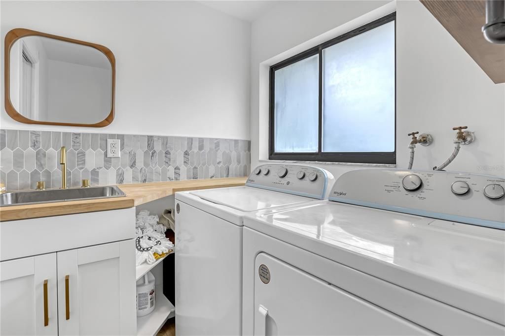 待售: $675,000 (4 贝兹, 2 浴室, 2594 平方英尺)