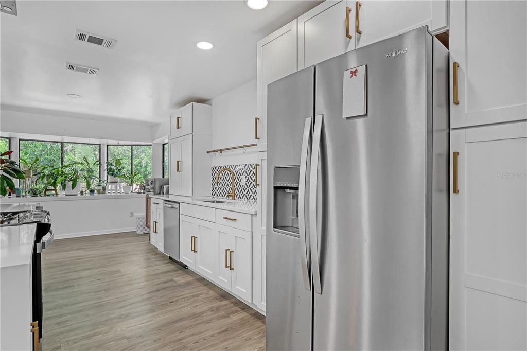 待售: $675,000 (4 贝兹, 2 浴室, 2594 平方英尺)