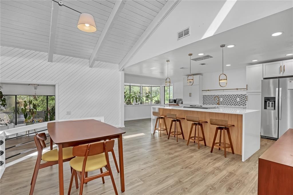 待售: $675,000 (4 贝兹, 2 浴室, 2594 平方英尺)