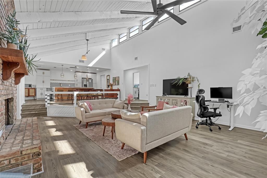 待售: $675,000 (4 贝兹, 2 浴室, 2594 平方英尺)