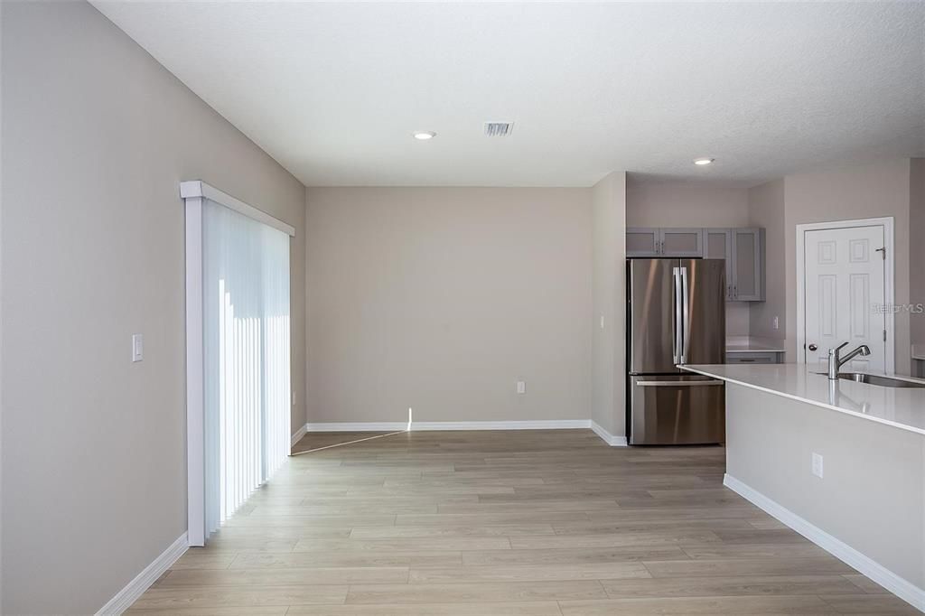 For Rent: $2,500 (4 beds, 2 baths, 2039 Square Feet)