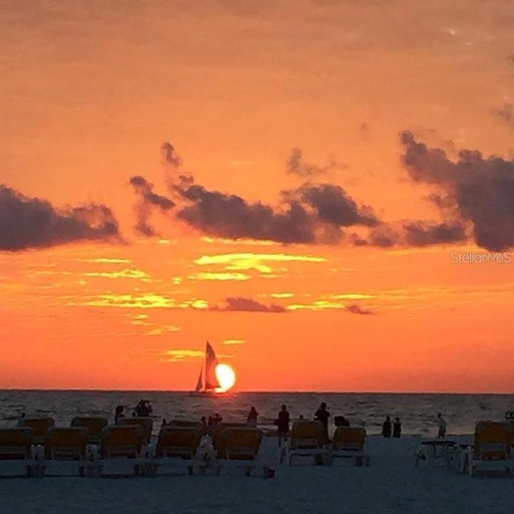 Activo con contrato: $3,150 (2 camas, 2 baños, 1240 Pies cuadrados)