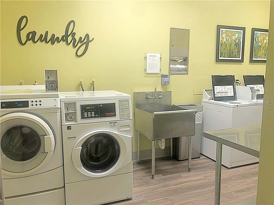 Activo con contrato: $3,150 (2 camas, 2 baños, 1240 Pies cuadrados)