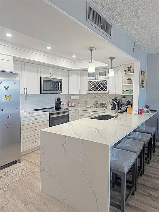 Activo con contrato: $3,150 (2 camas, 2 baños, 1240 Pies cuadrados)