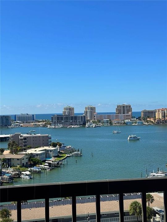 Activo con contrato: $3,150 (2 camas, 2 baños, 1240 Pies cuadrados)