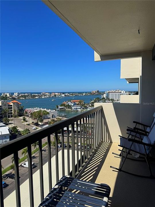 Activo con contrato: $3,150 (2 camas, 2 baños, 1240 Pies cuadrados)