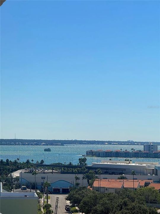 Activo con contrato: $3,150 (2 camas, 2 baños, 1240 Pies cuadrados)