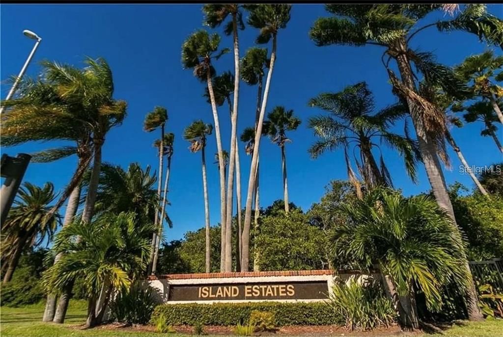 Activo con contrato: $3,150 (2 camas, 2 baños, 1240 Pies cuadrados)