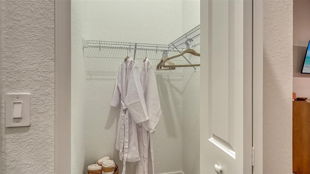 For Rent: $6,500 (2 beds, 2 baths, 1366 Square Feet)