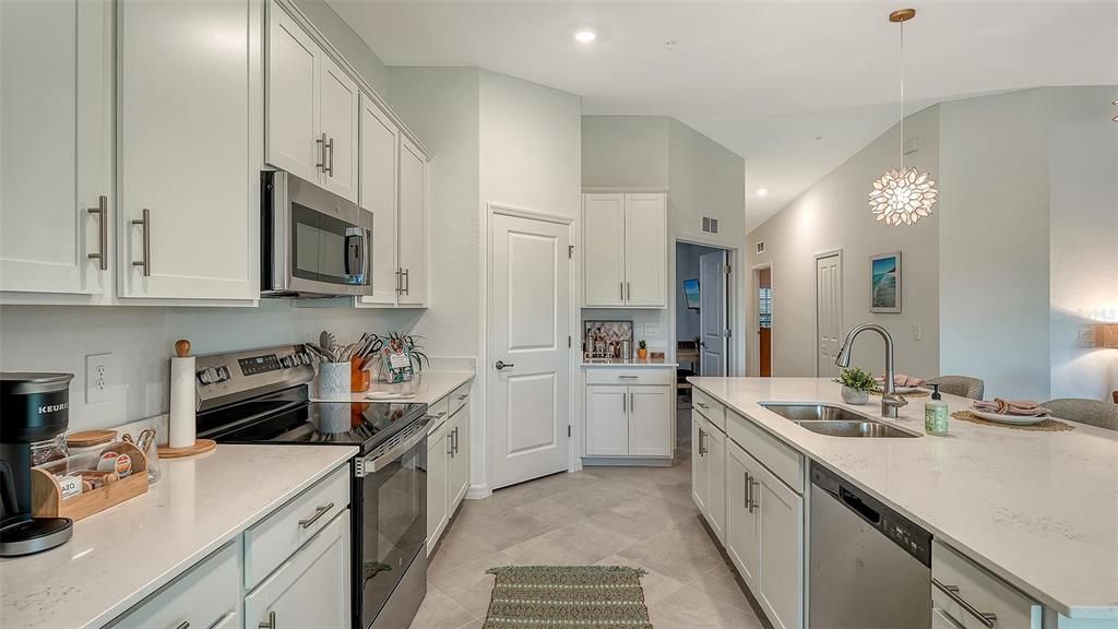 For Rent: $6,500 (2 beds, 2 baths, 1366 Square Feet)