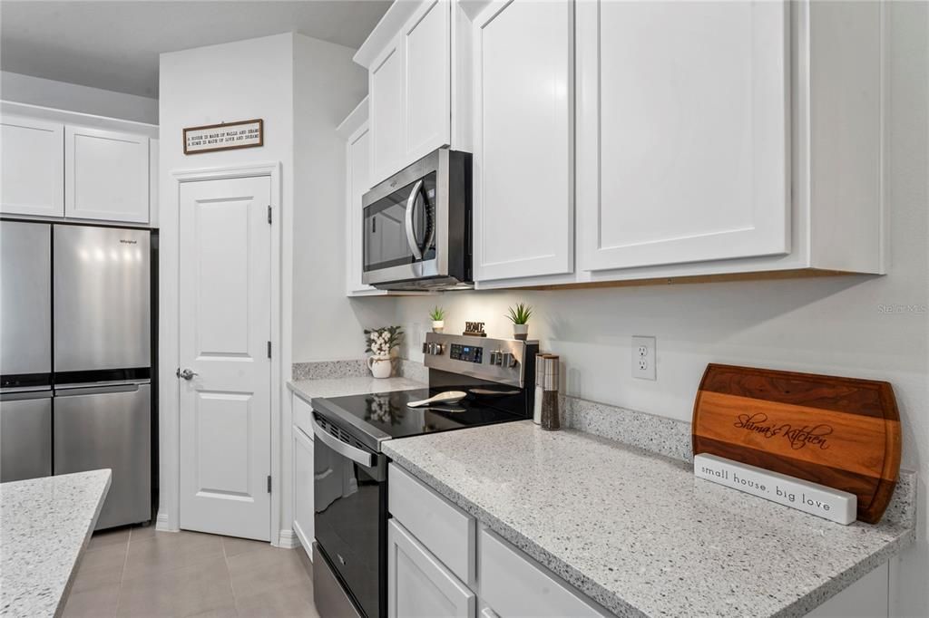 For Sale: $355,000 (3 beds, 2 baths, 1565 Square Feet)