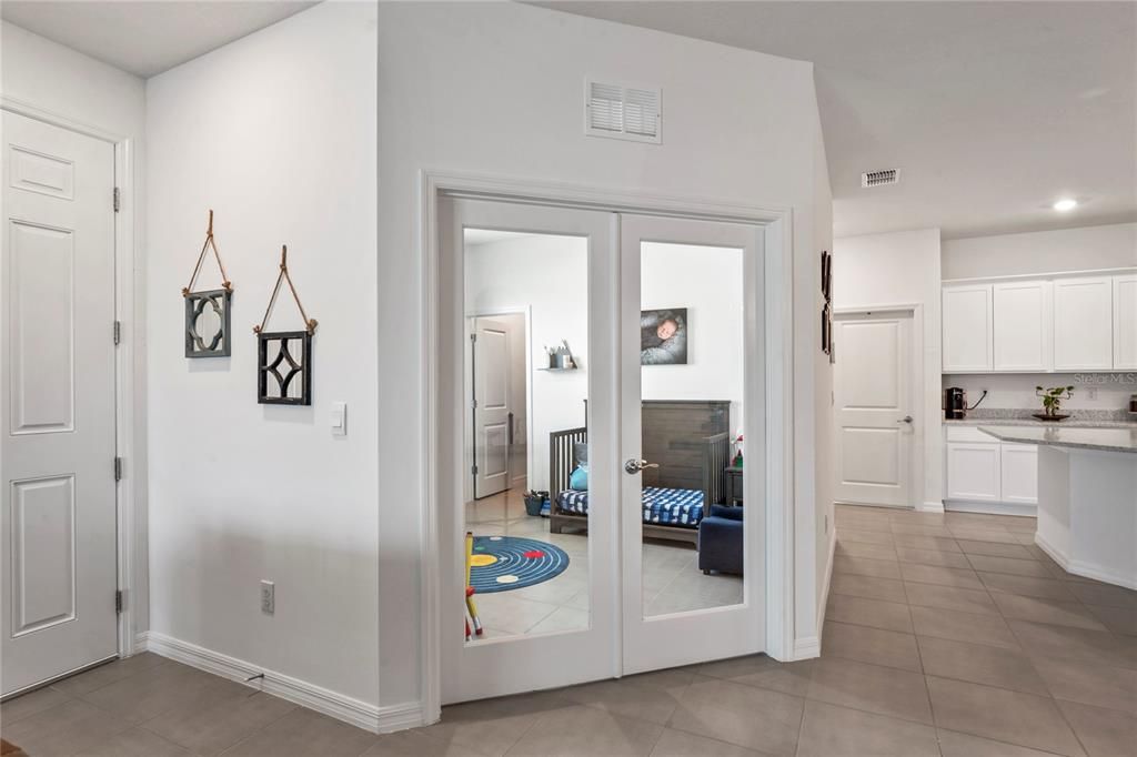 For Sale: $355,000 (3 beds, 2 baths, 1565 Square Feet)