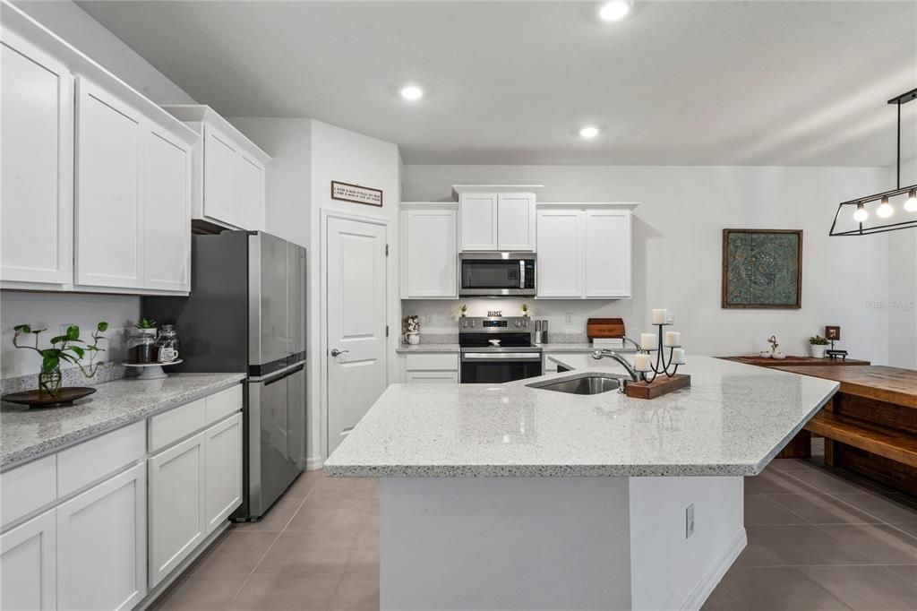 For Sale: $355,000 (3 beds, 2 baths, 1565 Square Feet)