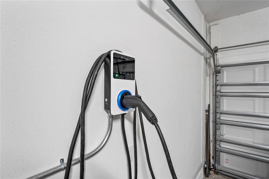 For Sale: $355,000 (3 beds, 2 baths, 1565 Square Feet)