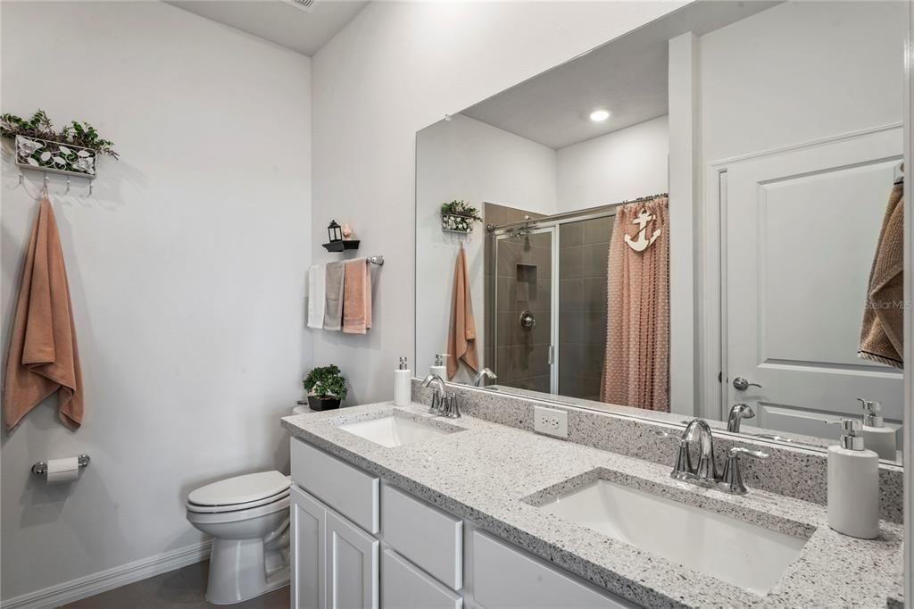 For Sale: $355,000 (3 beds, 2 baths, 1565 Square Feet)