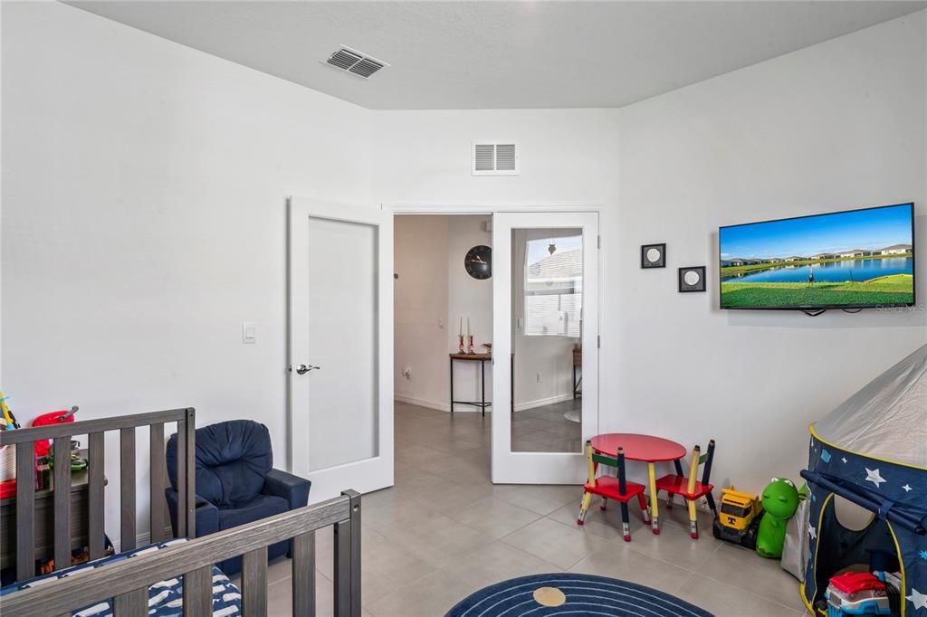 For Sale: $355,000 (3 beds, 2 baths, 1565 Square Feet)