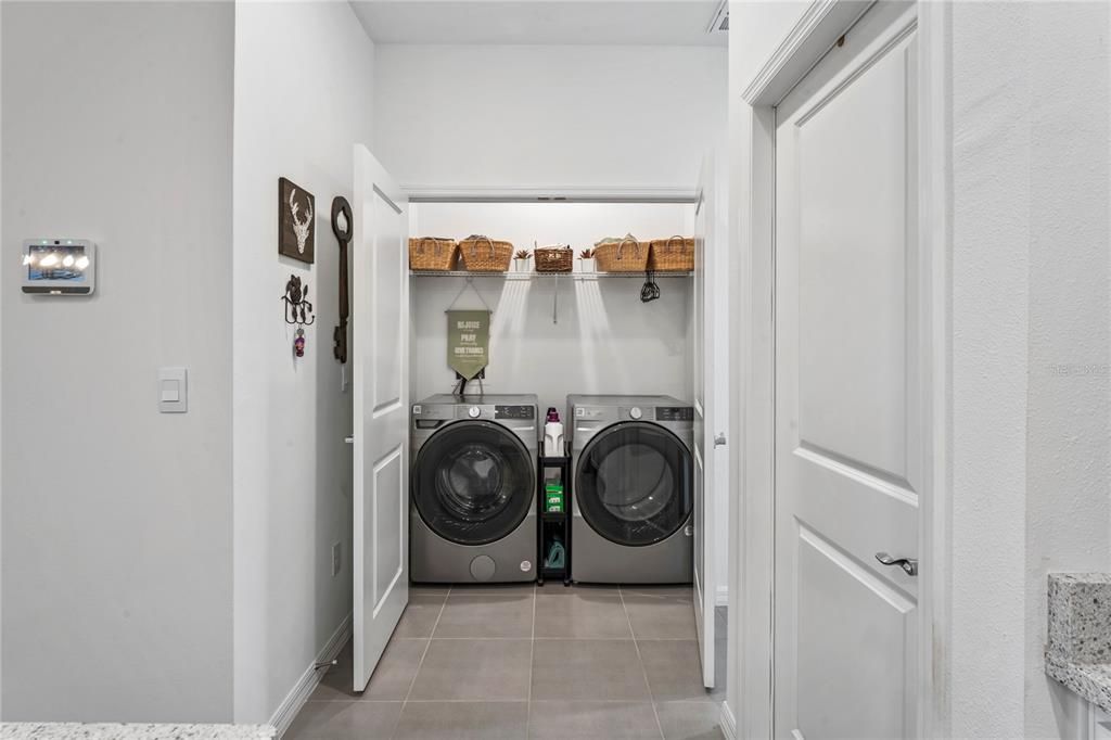 For Sale: $355,000 (3 beds, 2 baths, 1565 Square Feet)