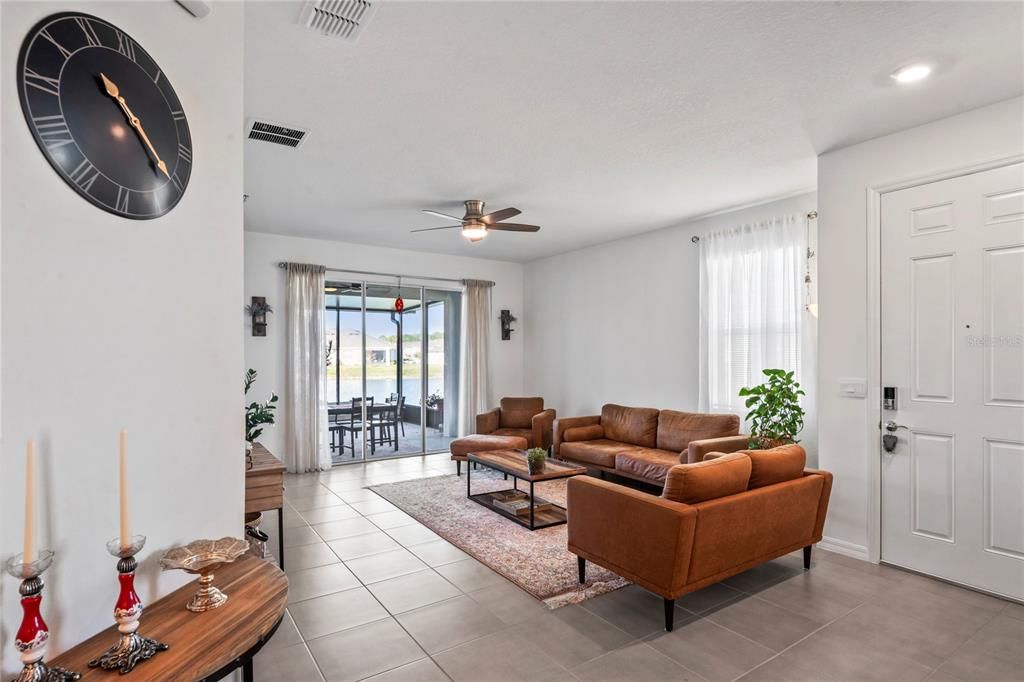 For Sale: $355,000 (3 beds, 2 baths, 1565 Square Feet)