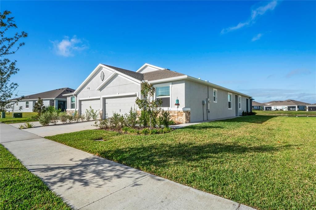 For Sale: $355,000 (3 beds, 2 baths, 1565 Square Feet)