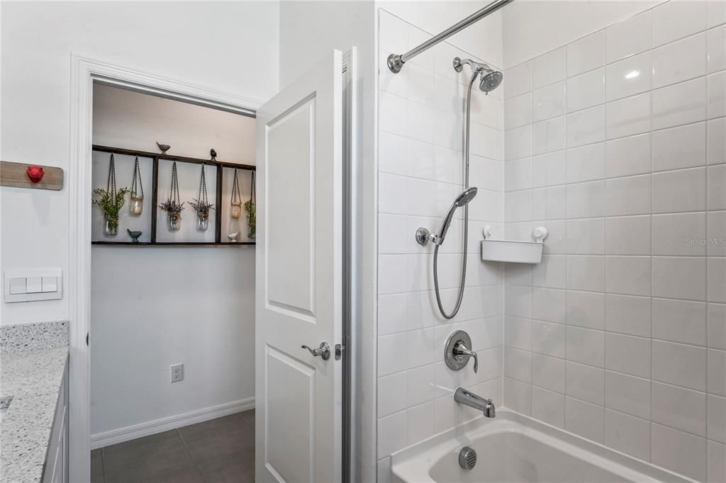 For Sale: $355,000 (3 beds, 2 baths, 1565 Square Feet)