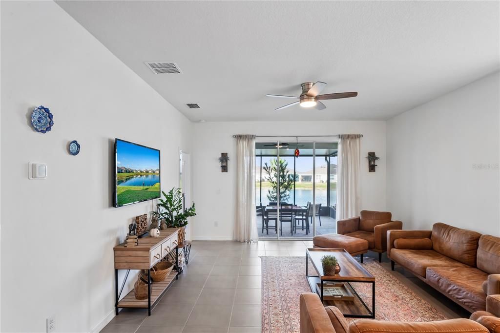 For Sale: $355,000 (3 beds, 2 baths, 1565 Square Feet)