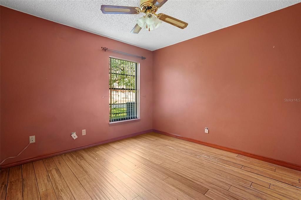 For Sale: $280,000 (3 beds, 2 baths, 1615 Square Feet)