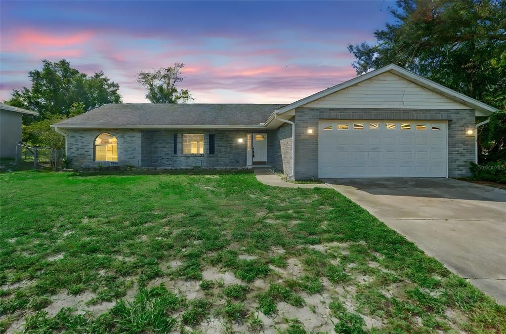 For Sale: $280,000 (3 beds, 2 baths, 1615 Square Feet)