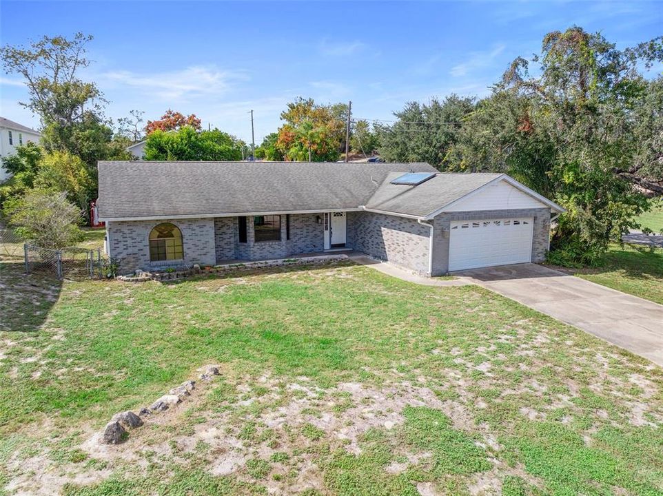 For Sale: $280,000 (3 beds, 2 baths, 1615 Square Feet)