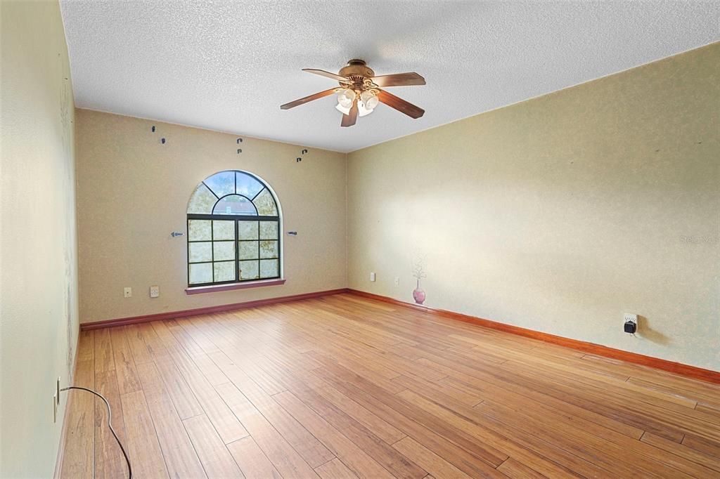 For Sale: $280,000 (3 beds, 2 baths, 1615 Square Feet)