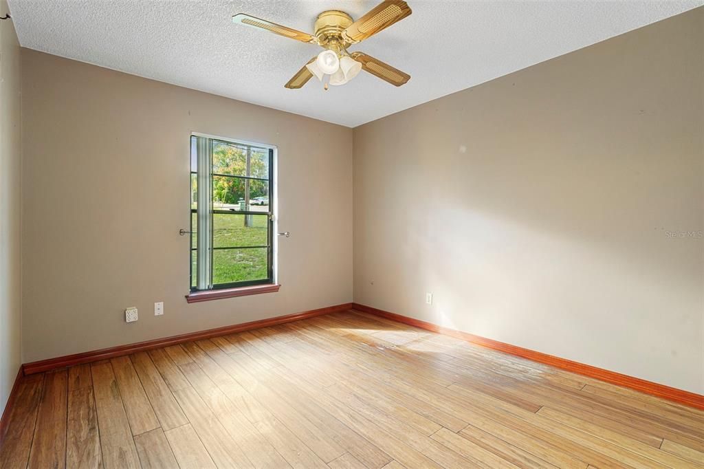 For Sale: $280,000 (3 beds, 2 baths, 1615 Square Feet)