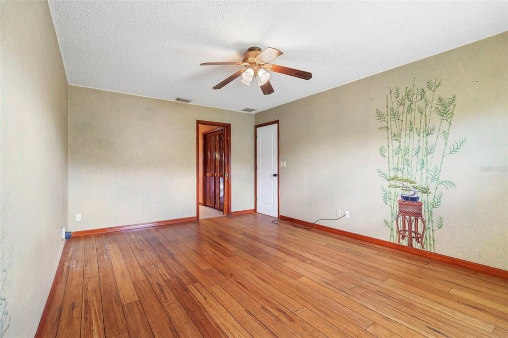 For Sale: $280,000 (3 beds, 2 baths, 1615 Square Feet)