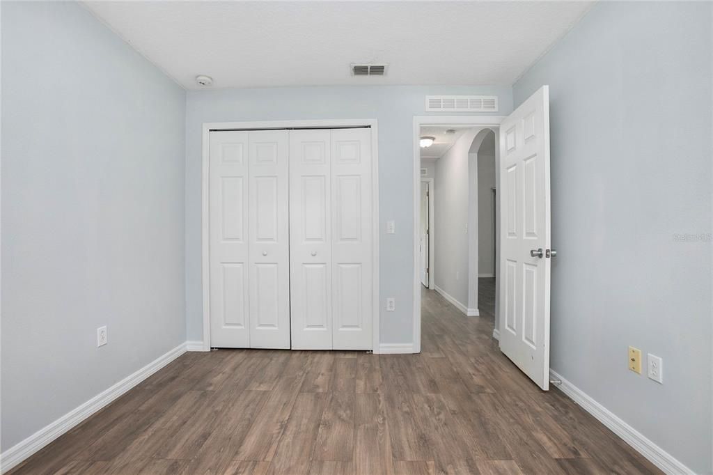 For Rent: $2,100 (3 beds, 2 baths, 1402 Square Feet)