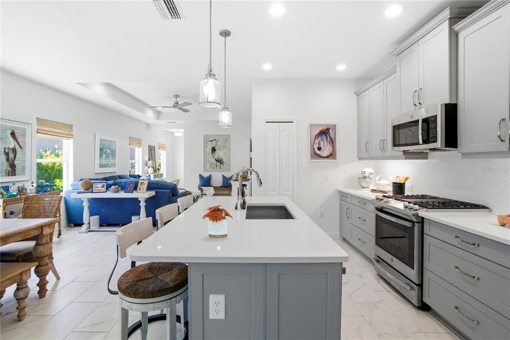 Active With Contract: $499,000 (3 beds, 2 baths, 1682 Square Feet)