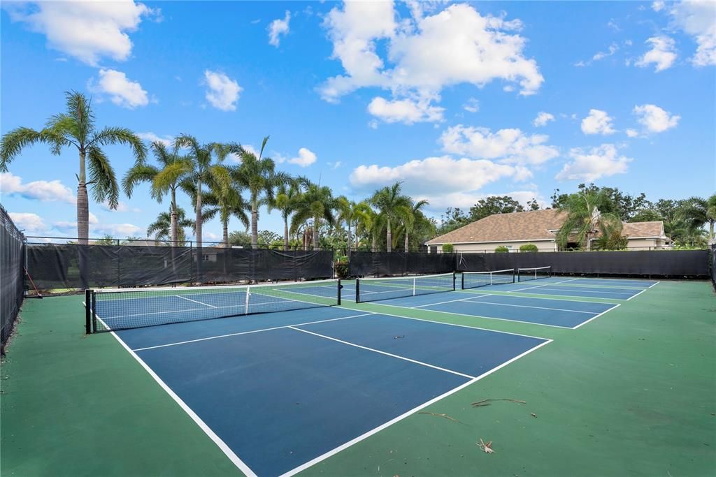 Active With Contract: $499,000 (3 beds, 2 baths, 1682 Square Feet)